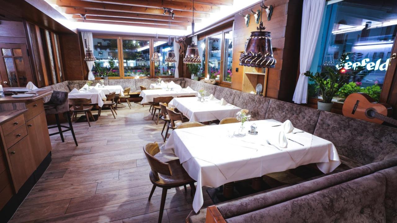 Tiroler Weinstube Aparthotel Seefeld in Tirol Kültér fotó