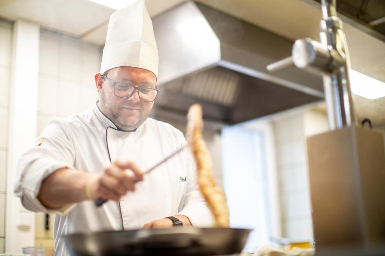Tiroler Weinstube Aparthotel Seefeld in Tirol Kültér fotó