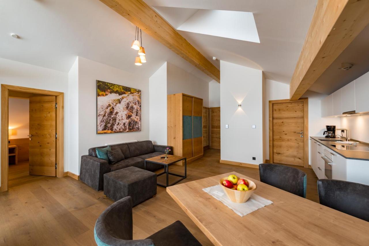 Tiroler Weinstube Aparthotel Seefeld in Tirol Kültér fotó