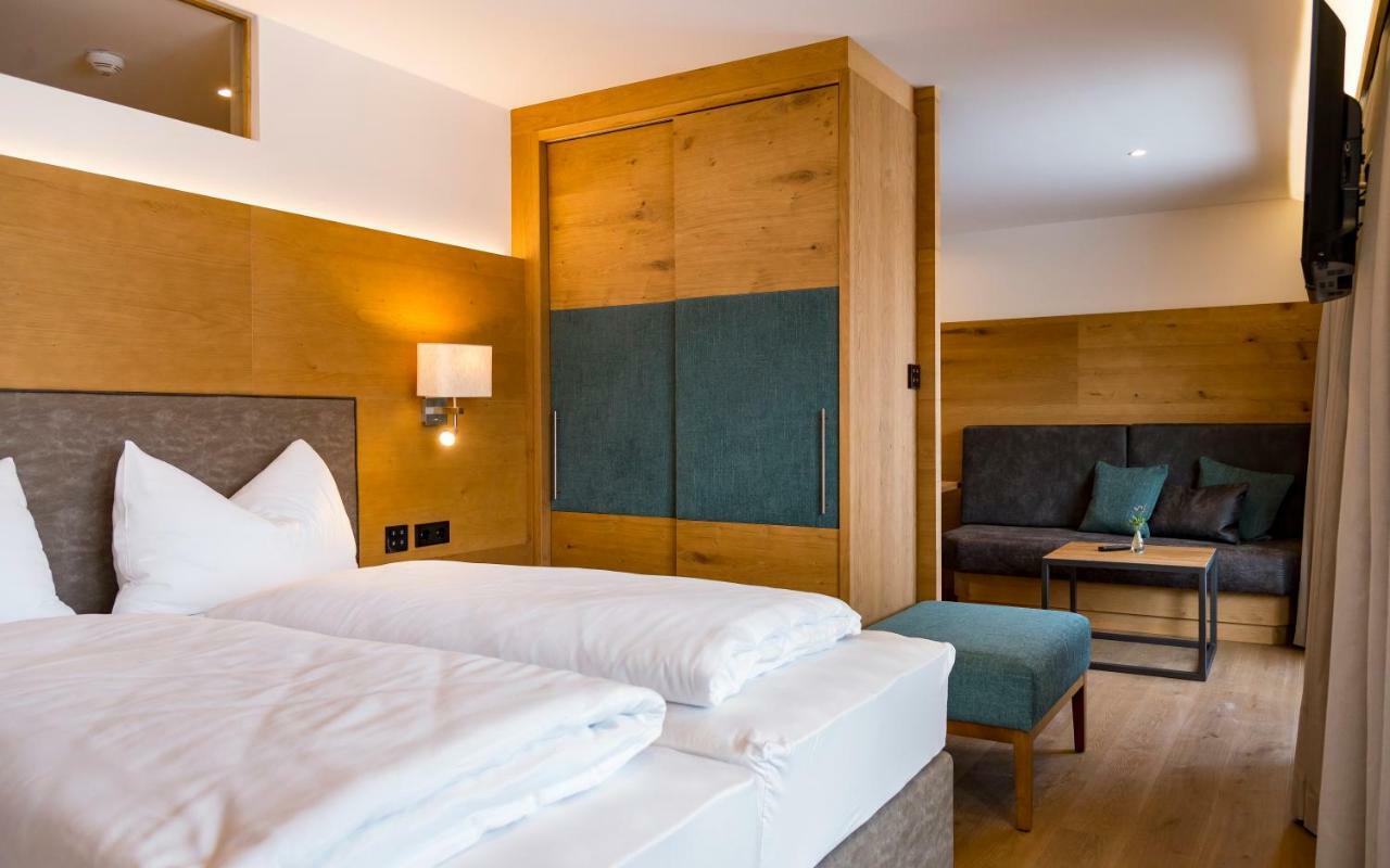 Tiroler Weinstube Aparthotel Seefeld in Tirol Kültér fotó