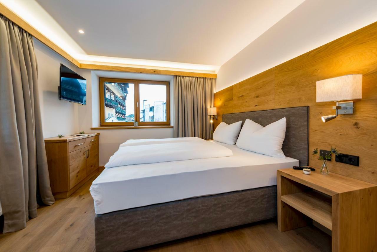 Tiroler Weinstube Aparthotel Seefeld in Tirol Kültér fotó